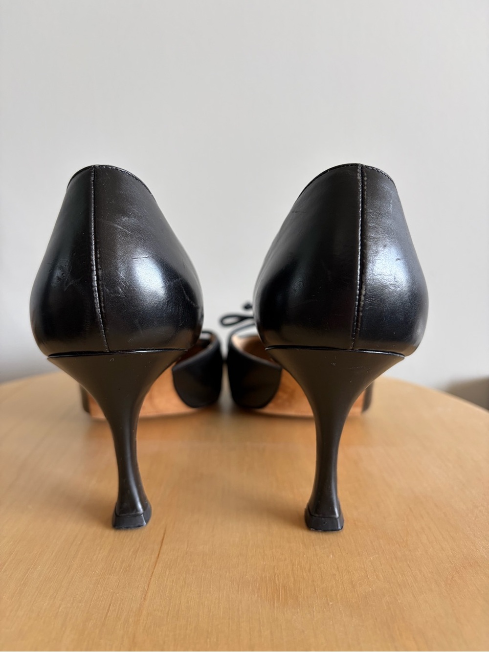 Vintage Manolo Blahnik Black Leather Pointed-Toe D'Orsay Pumps with Bows - Picture 6 of 8